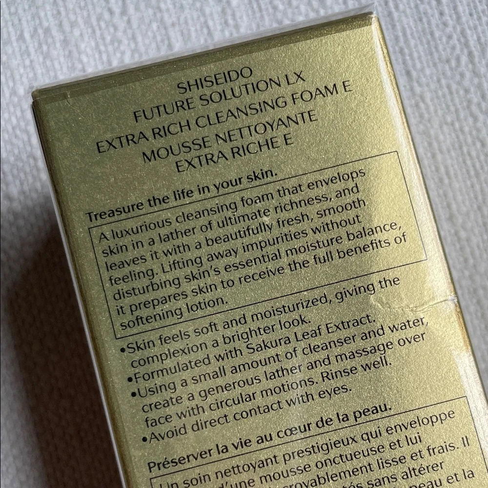 Shiseido Future Solution LX Extra Rich Cleansing Foam new in box sealed